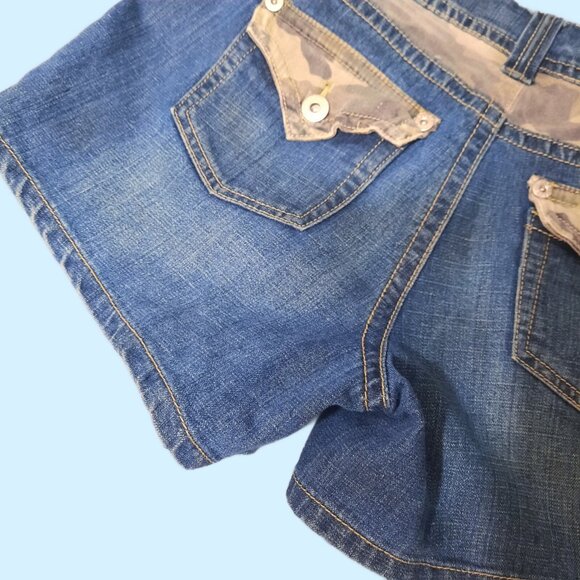 Y2K Mid Rise Denim Shorts M Blue Green Camouflage Flap Pockets Jean Shorts 2000s - Picture 4 of 8